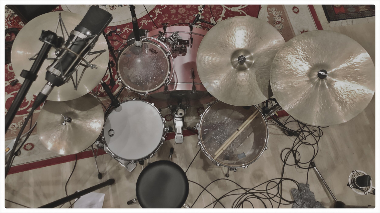 GLYN+JOHNS_Kit+from+aboveCL 1